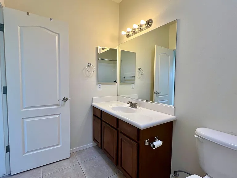 420 Acoma Blvd S #12 — Photo 18