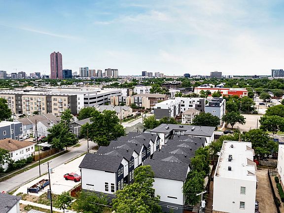 3rd image of 4707 Virginia Ave #103