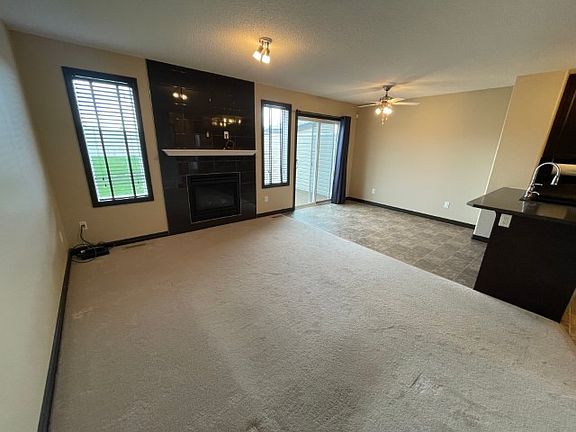 3rd image of 2837 18a Ave NW