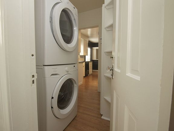 4th image of 1125 Larrabee St