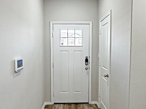 3rd image of 127 Damon Dr