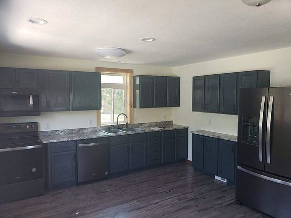 4th image of 714 E 13TH