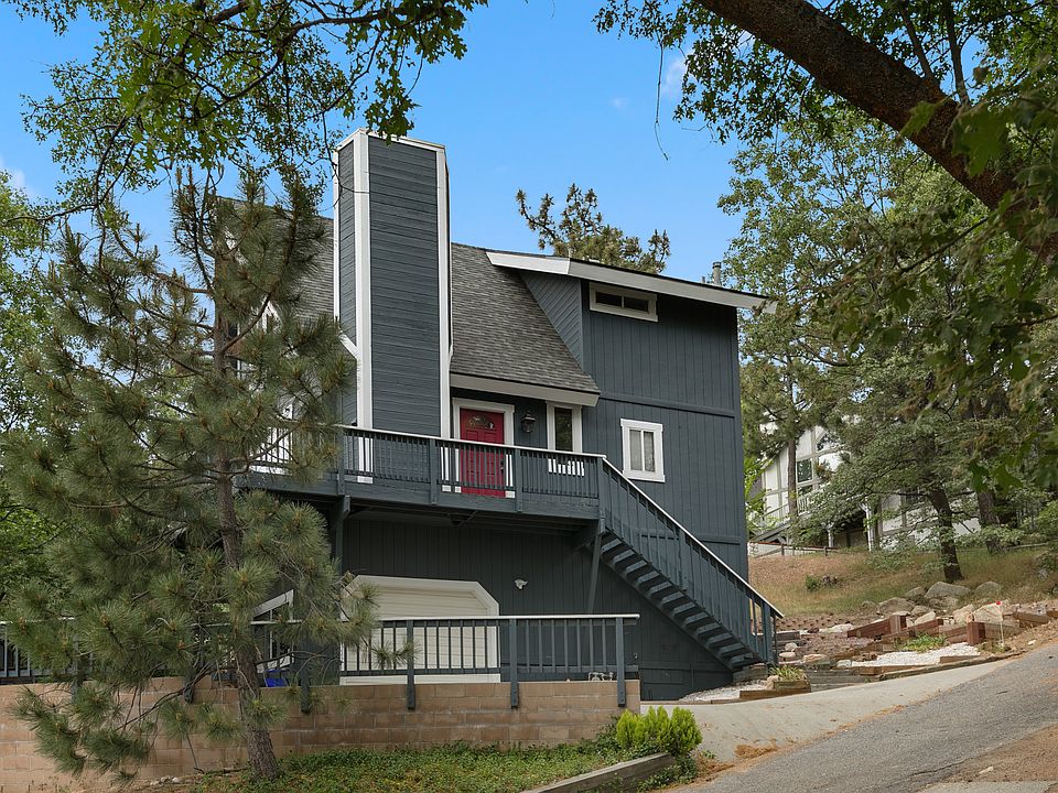 1st image of 1353 Yosemite Dr