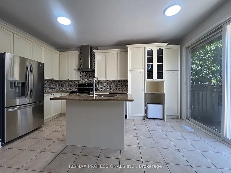 3895 Henrietta Way #MAIN — Photo 14