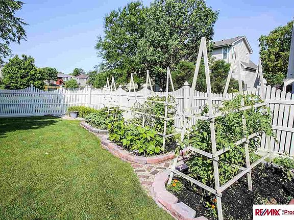 5th image of 1876 N 153rd Ave