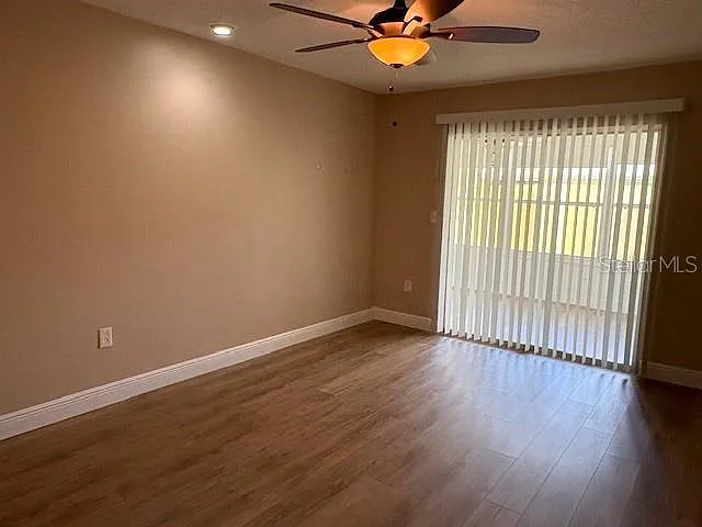 1005 Rickenbacker Dr — Photo 36