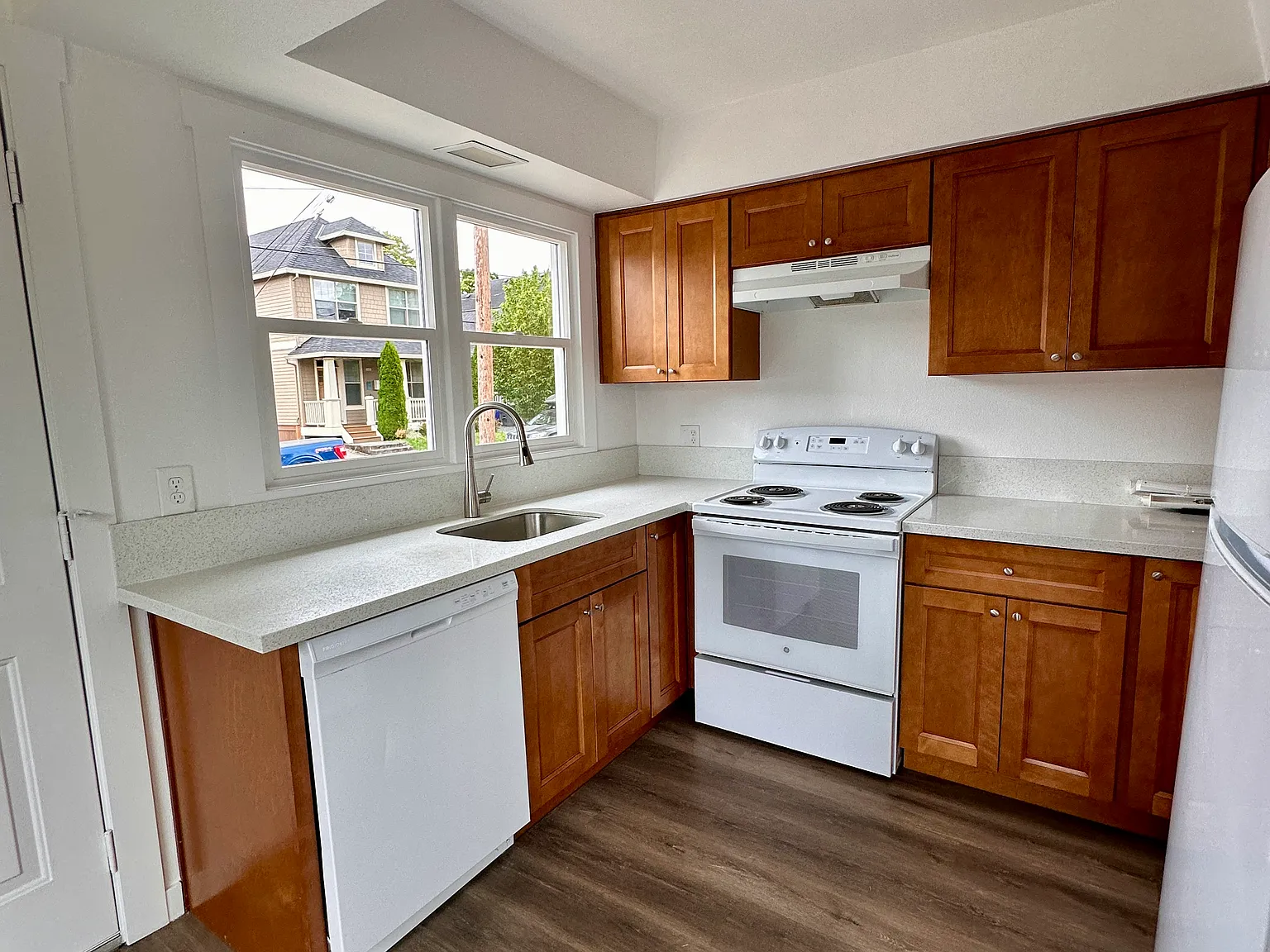 2 bed, 1500 sqft, $2,295 — Photo 2
