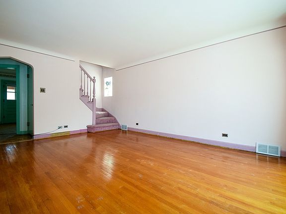 3rd image of 5137 N Oak Park Ave