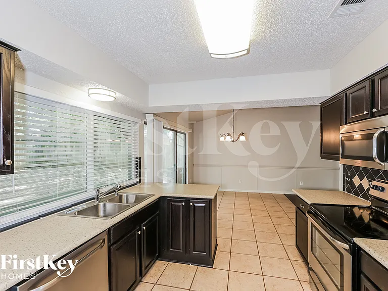 1800 Chittam Dr — Photo 6