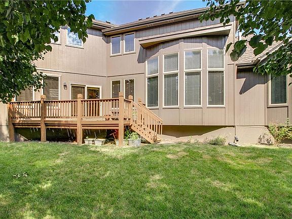 4th image of 1524 NE Woodland Shores Ter