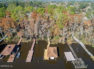 5542 Mariners Cove Dr, Jacksonville, FL 32210