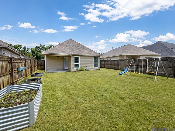 3rd image of 15484 Oakstone Dr