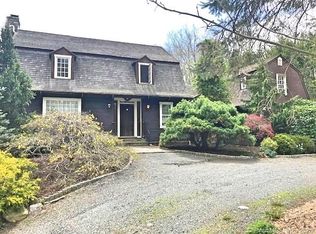 27 Bear Hills Rd #A, Newtown, CT 06470