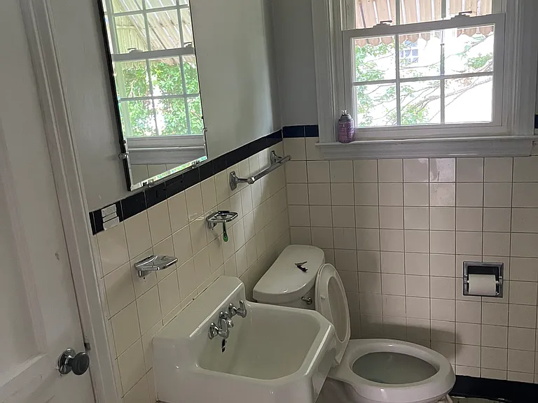 1337 Shepherd St — Photo 4