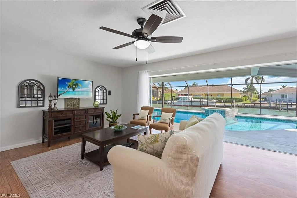 4 bed, 3.0 bath, 1896 sqft, $20,000 — Photo 4