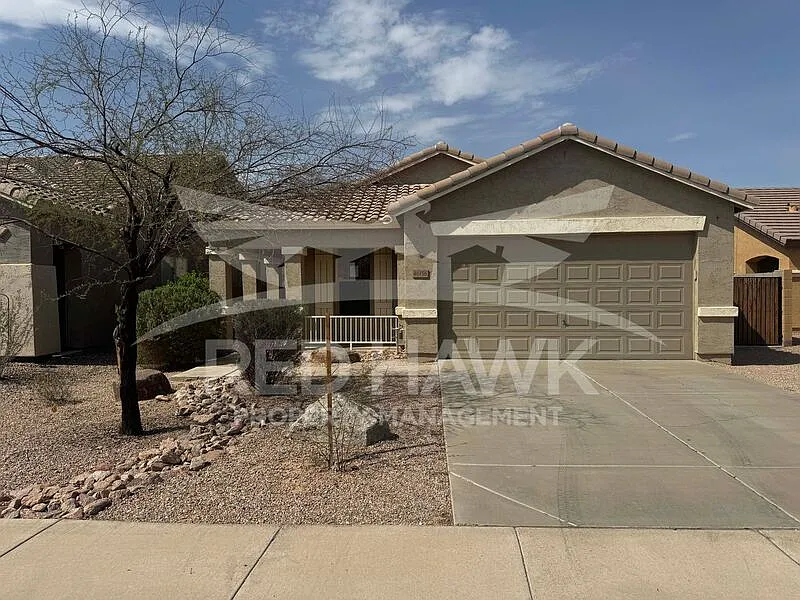 3 bed, 2.0 bath, 1674 sqft, $1,795 — Photo 2