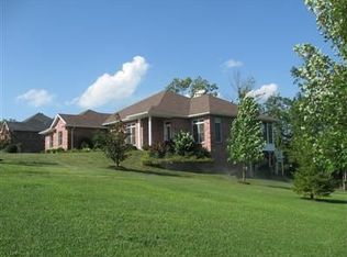 2027 Whitney Woods Dr, Jefferson City, MO 65101