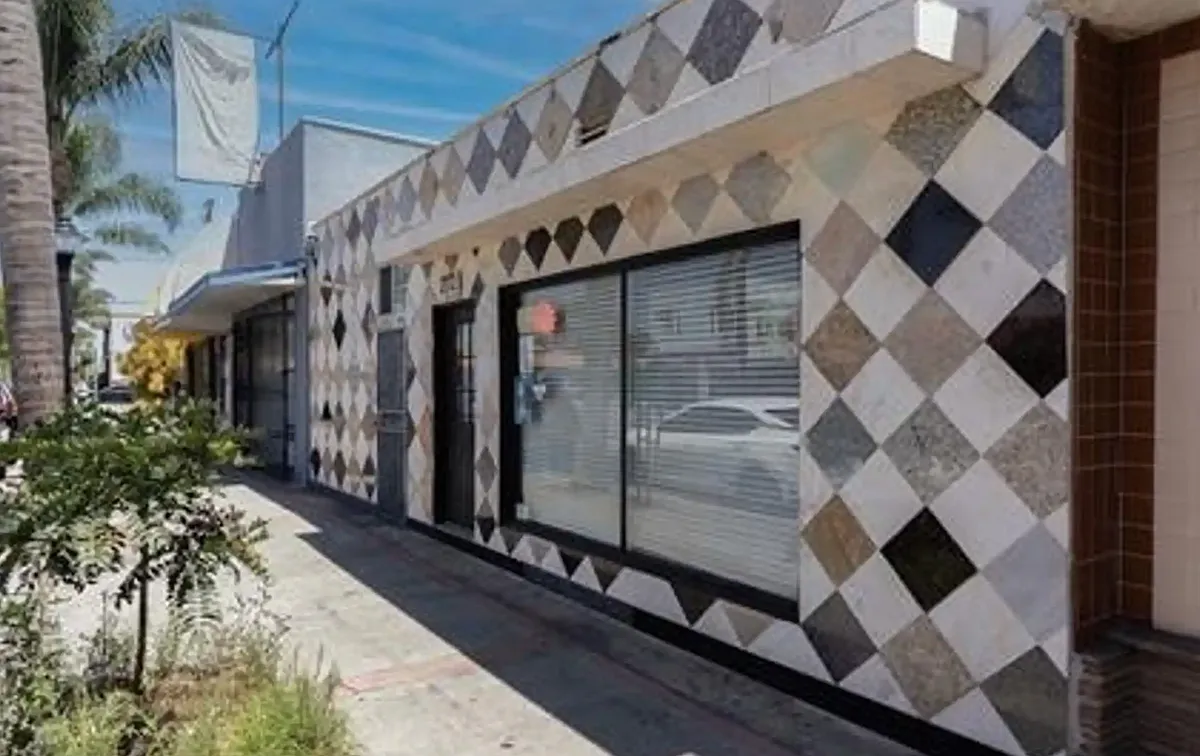 2 bed, 1.0 bath, 1200 sqft, $2,200 — Photo 1