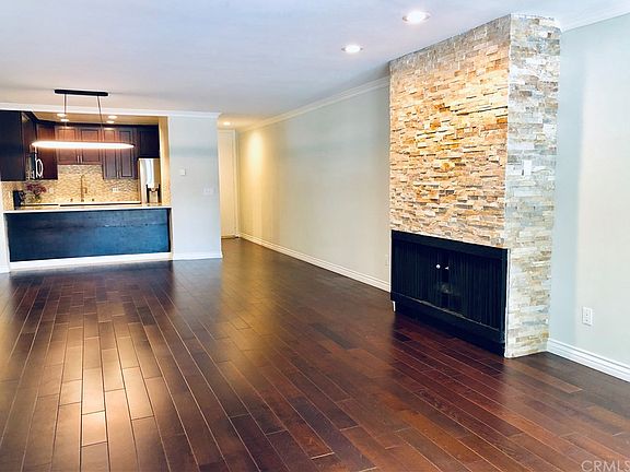 3rd image of 901 10th St APT 108