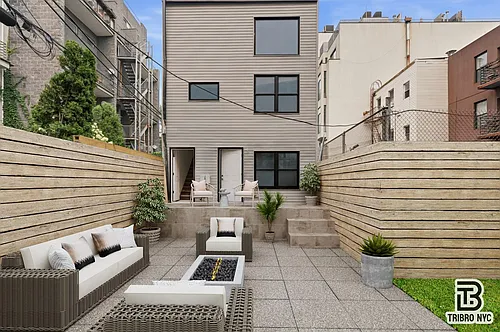 416 Lorimer St Photo 1 416 Lorimer St Photo 1