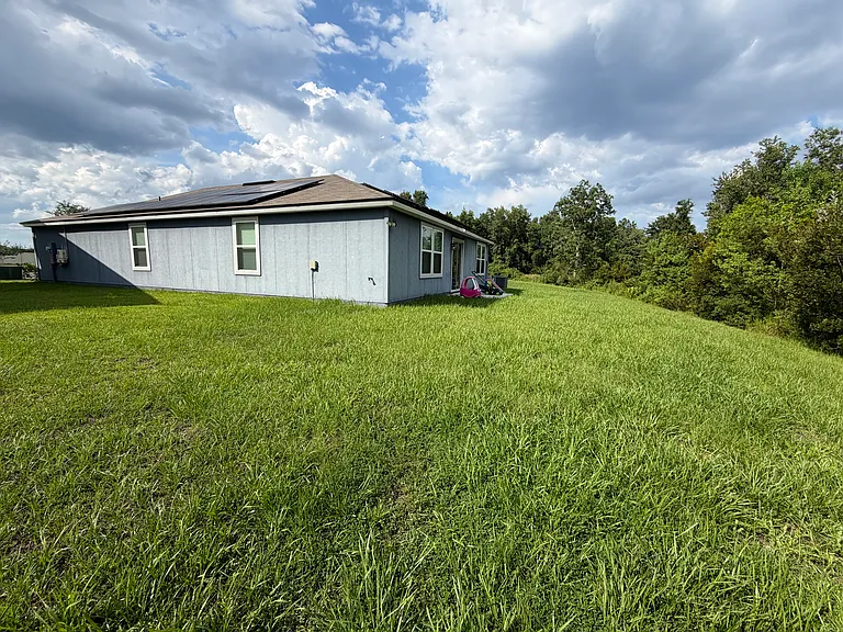 2170 Englewood Ct — Photo 2