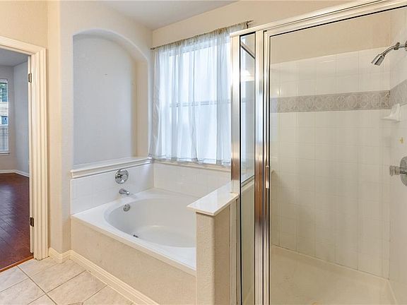 4th image of 8413 Cornerwood Dr