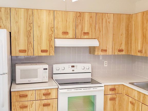 3rd image of 7 Whitehall Way