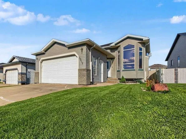 10646 E Royal Oaks Dr, Grande Prairie, AB T8V 8G3