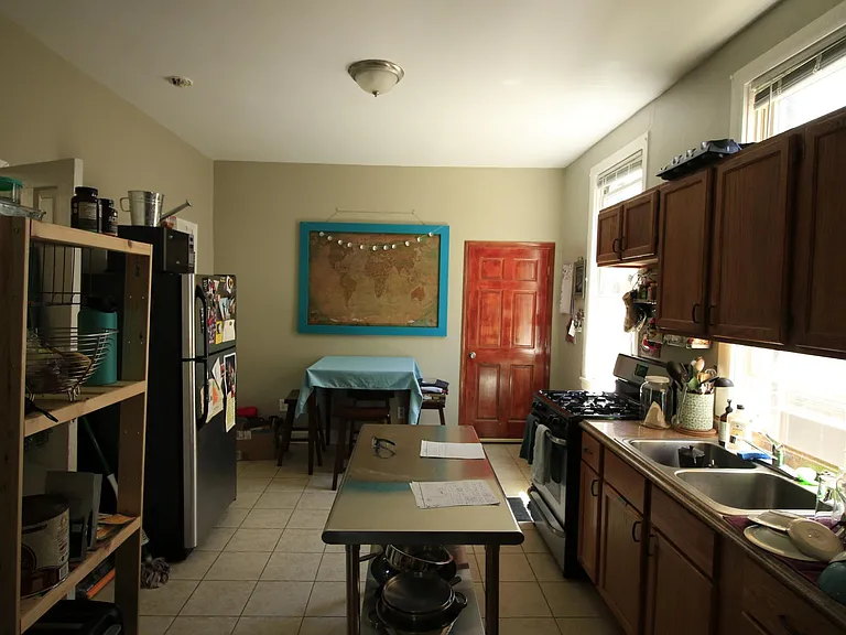 1109 N Wood St #2F — Photo 3