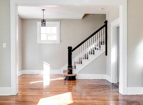 5th image of 2921 Garland Ave