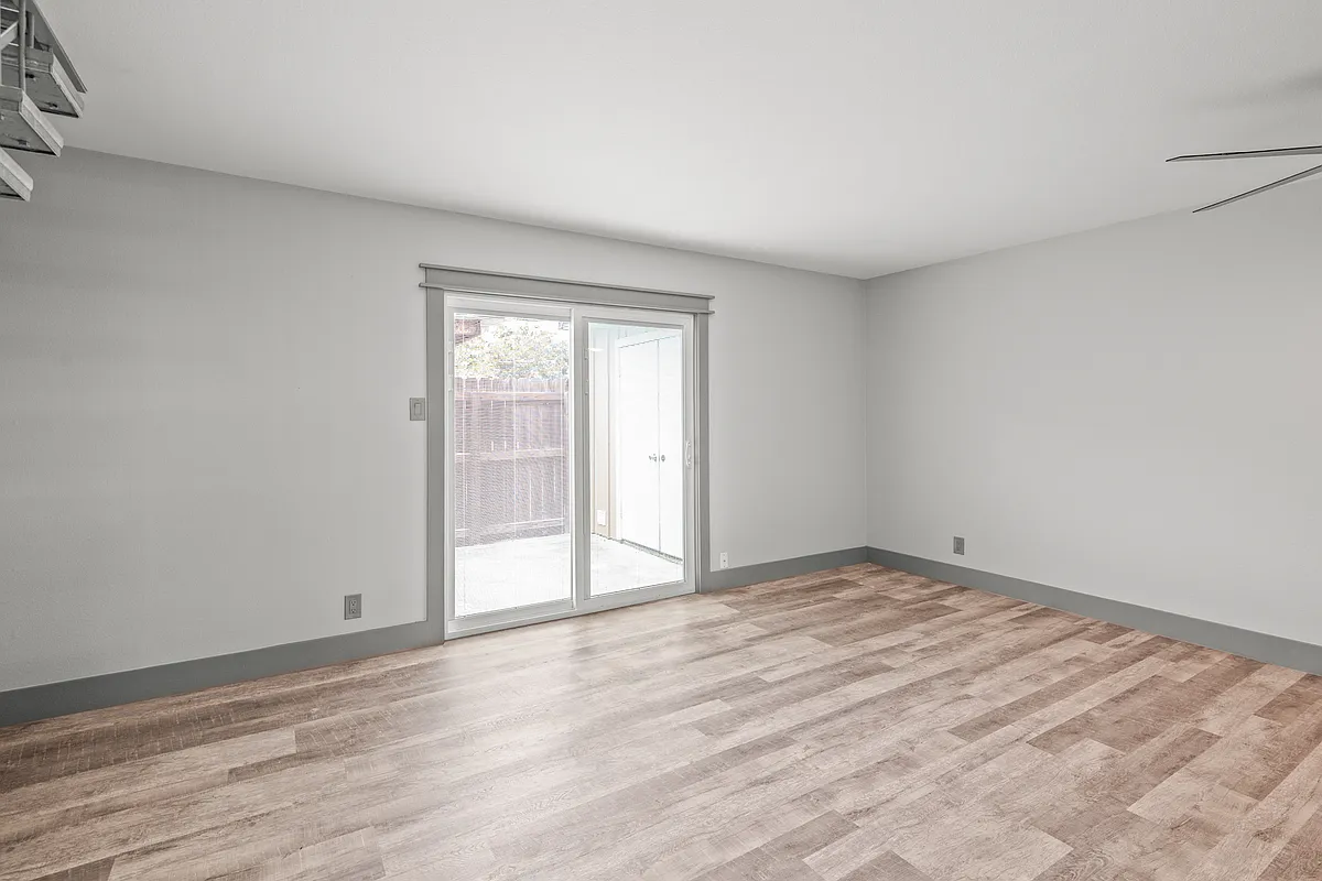 Building Photo - 2006 Lawndale Ave #B