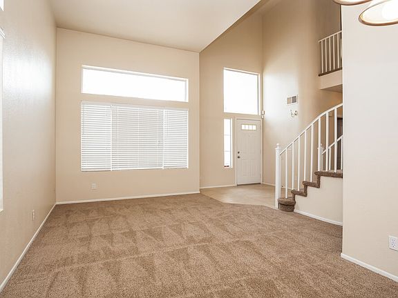 3rd image of 2413 Bloomington Dr