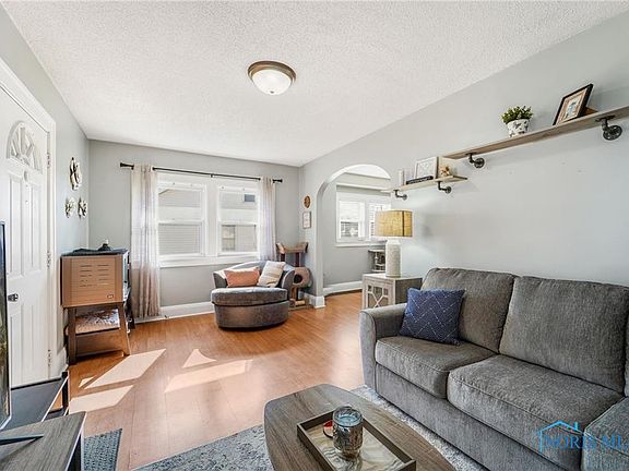5th image of 1532 Milroy Ave
