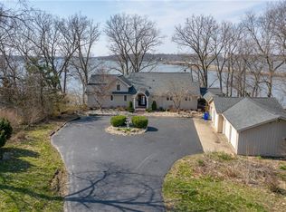 101 Oakridge Ct, Decatur, IL 62521