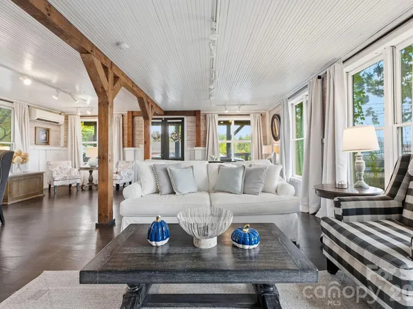 313 Depot St, Waynesville, NC 28786