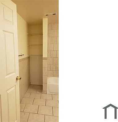 5th image of 39 N Lotus Ave #1