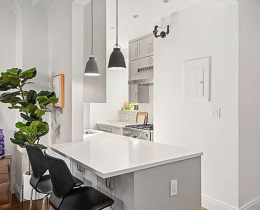 5th image of 150 W 79th St APT 6A