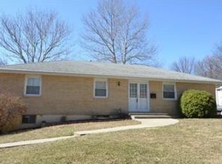 407 SW 23rd St, Blue Springs, MO 64015