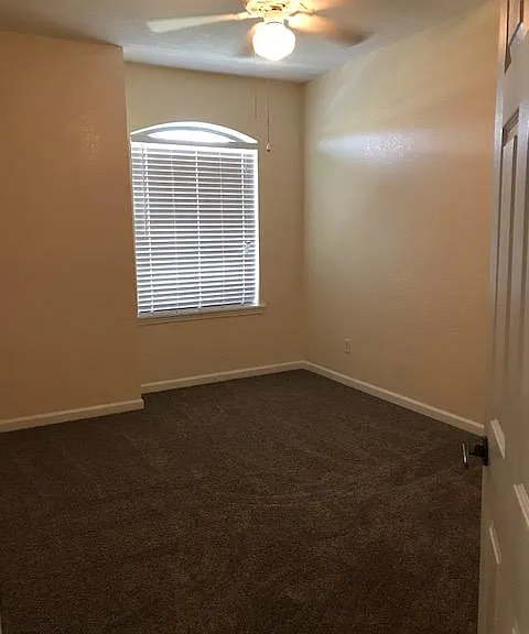 1914 Vista Cove Rd — Photo 14