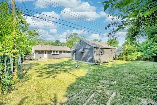 4th image of 3386 Brumbaugh Blvd