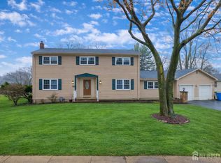 1040 Hillside Dr, North Brunswick, NJ