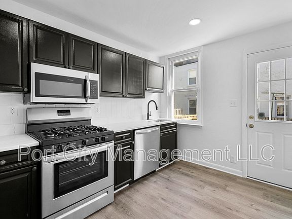 4th image of 2925 Fait Ave #1