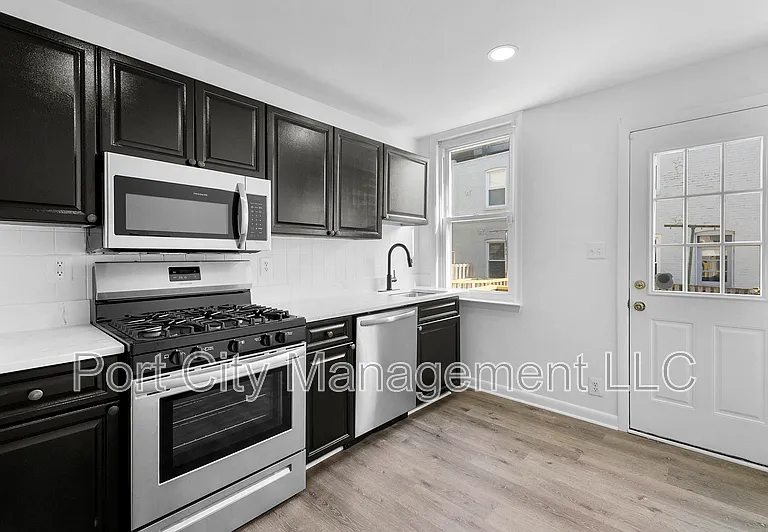 2925 Fait Ave #1 — Photo 4