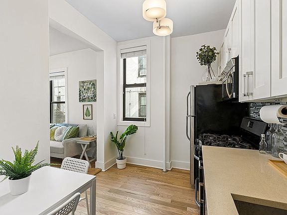 5th image of 41 Clarkson Ave APT 5E