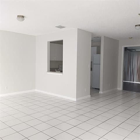 1st image of 210 Cypress Ave