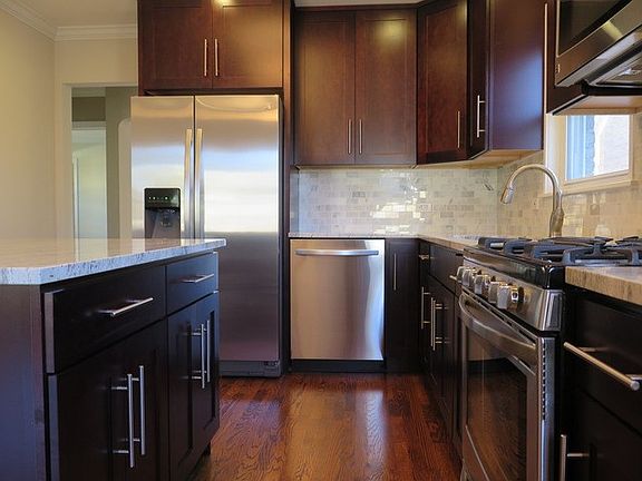 3rd image of 5726 W Sunnyside Ave