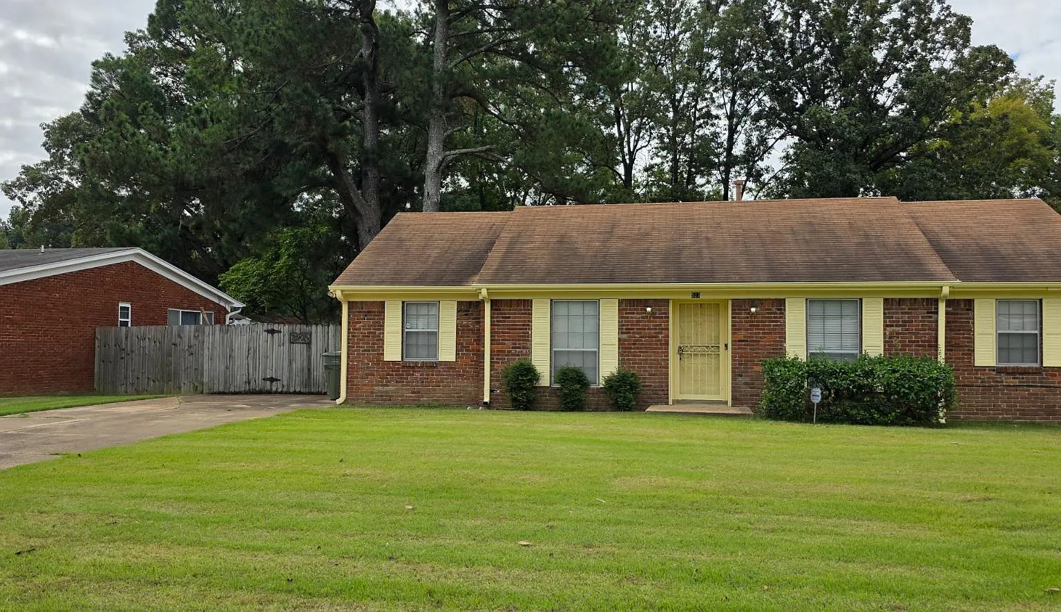 523 Shofner Dr — Photo 1