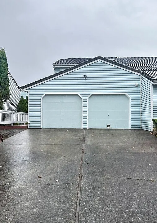 831 S 310th Pl