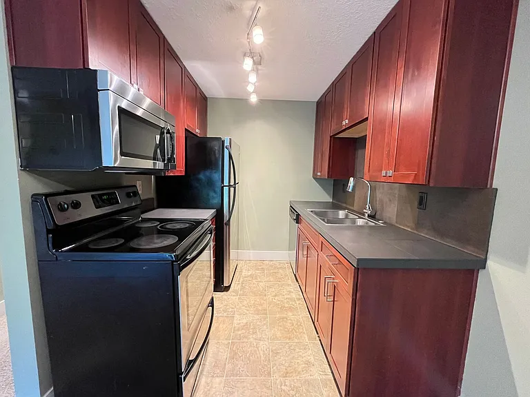 DW094-R — Photo 7