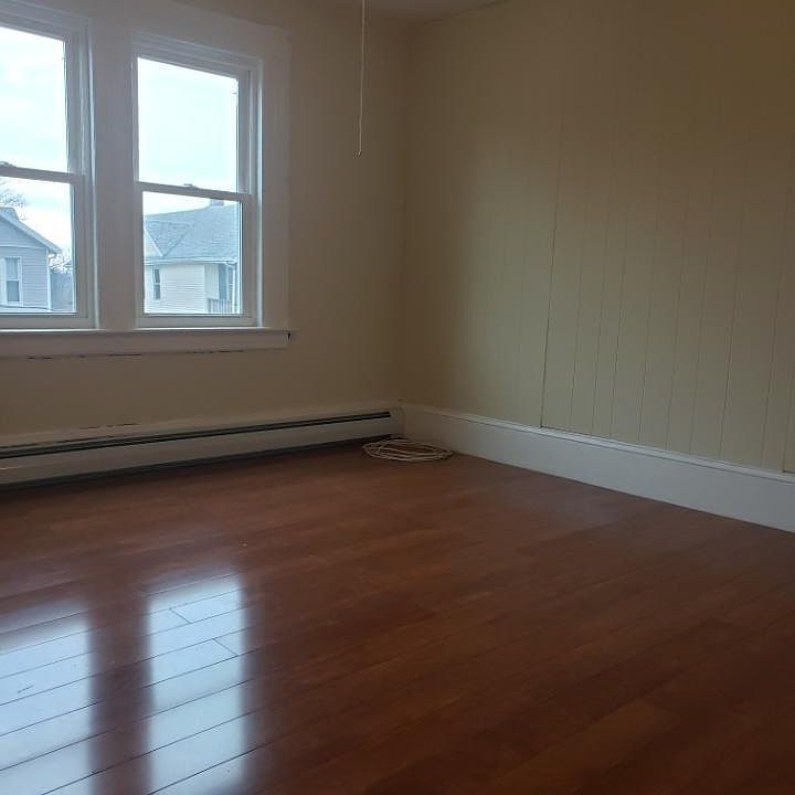 1st image of 149 Greenwood St APT 3
